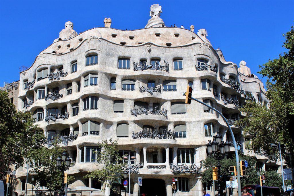 15 Things you MUST do in Barcelona - Happy Days Travel Blog